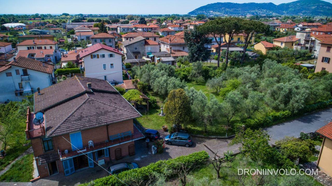 Casa Degli Zii Appartamento Letizia Luni Exterior foto